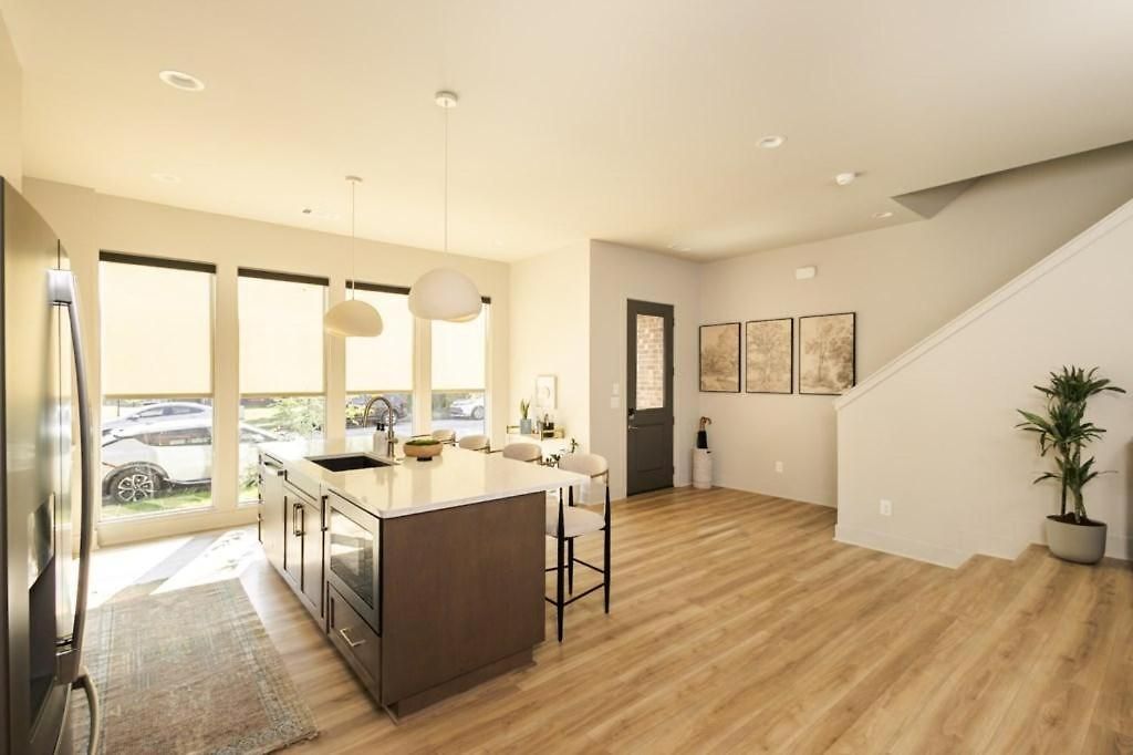 Bachelorette Dream | 2 Units | 8 Kings + 8 Baths Apartment