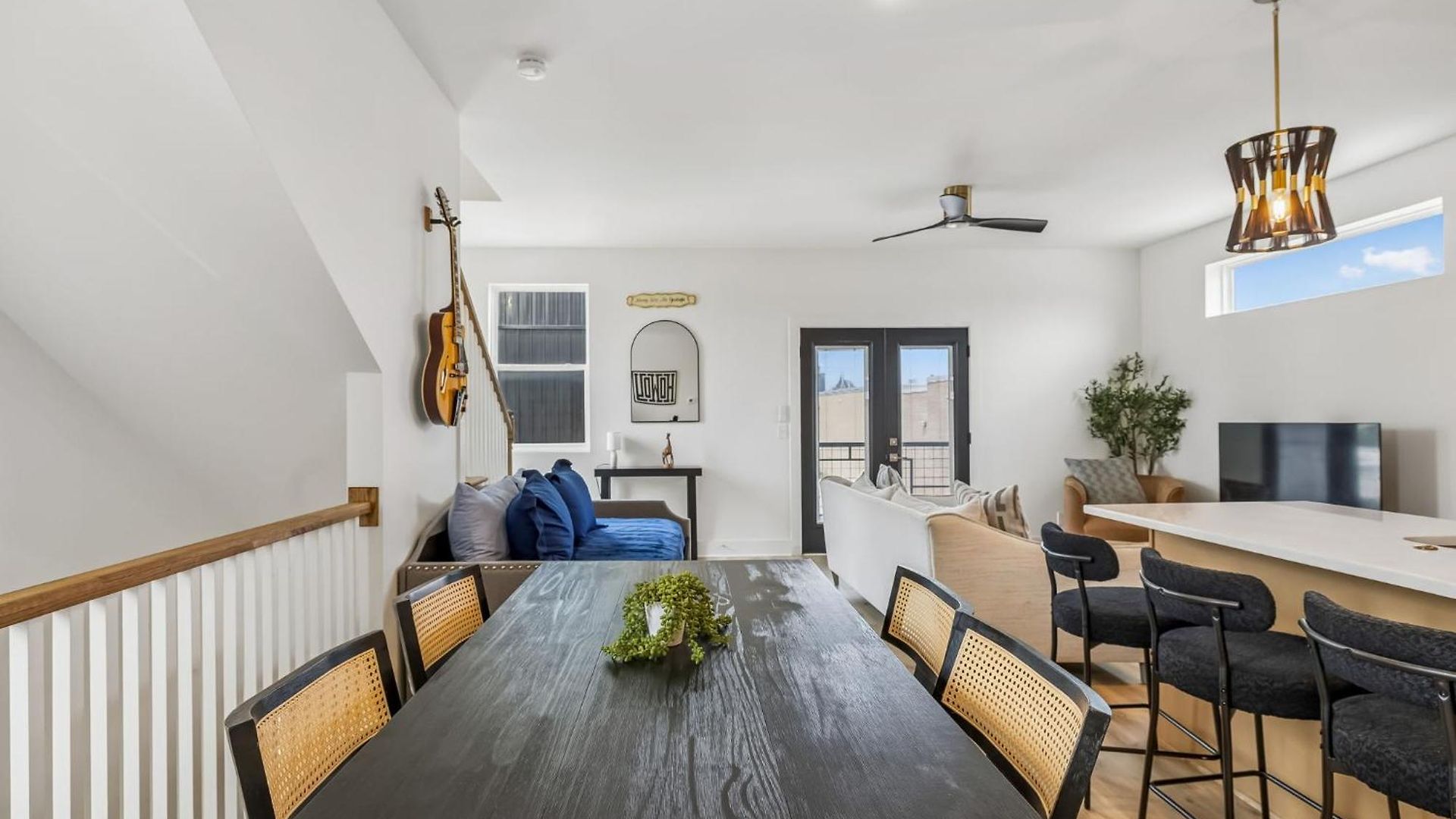 Modern Townhome With Garage & Ev Charger Apartment