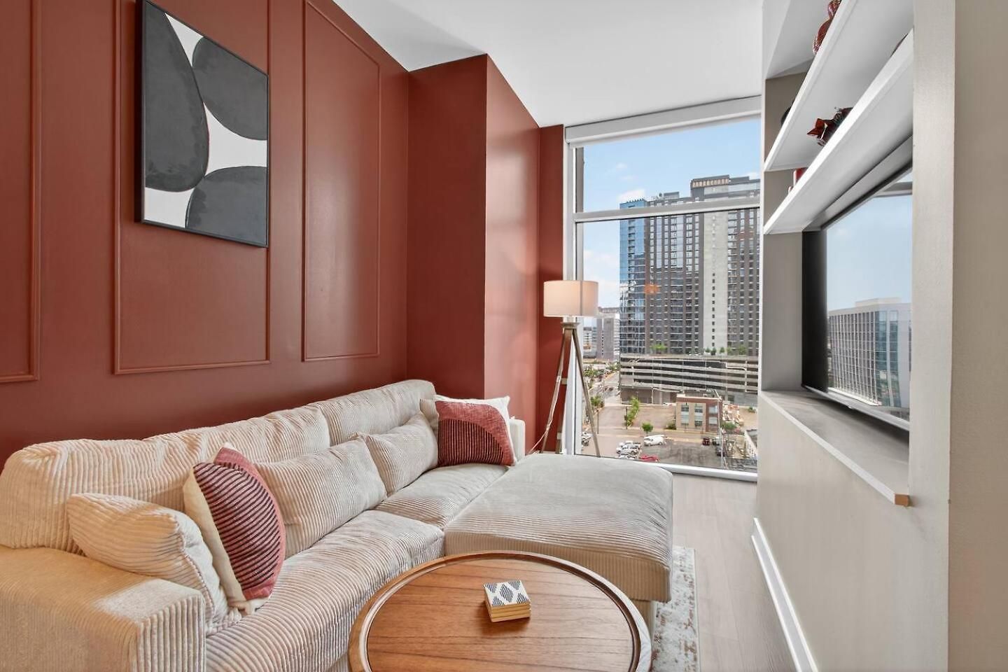 Gulch Gem Pool, Walkable + Parking Apartment