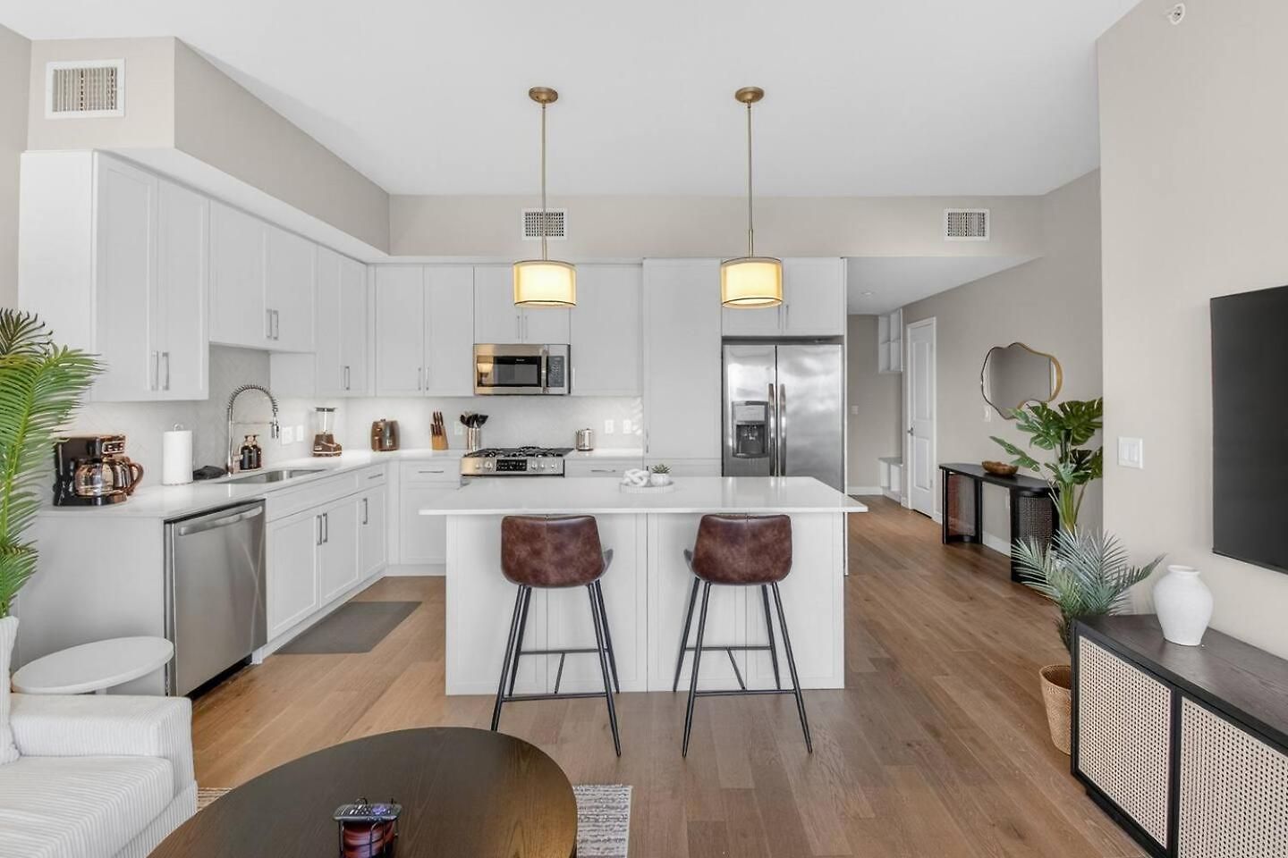 Broadway Views Lux Gulch Condo+ Private Balcony Apartment Nashville