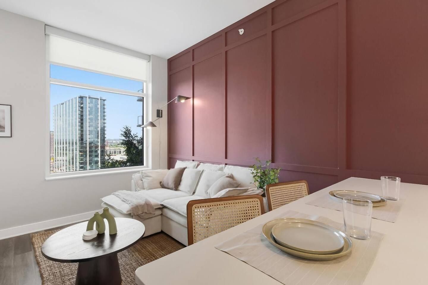 Luxury Pool, Gym, Views + Free Parking * Nashville