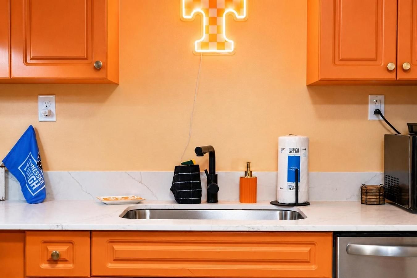 Game Day Getaway Vols Themed Near Vanderbilt Nashville