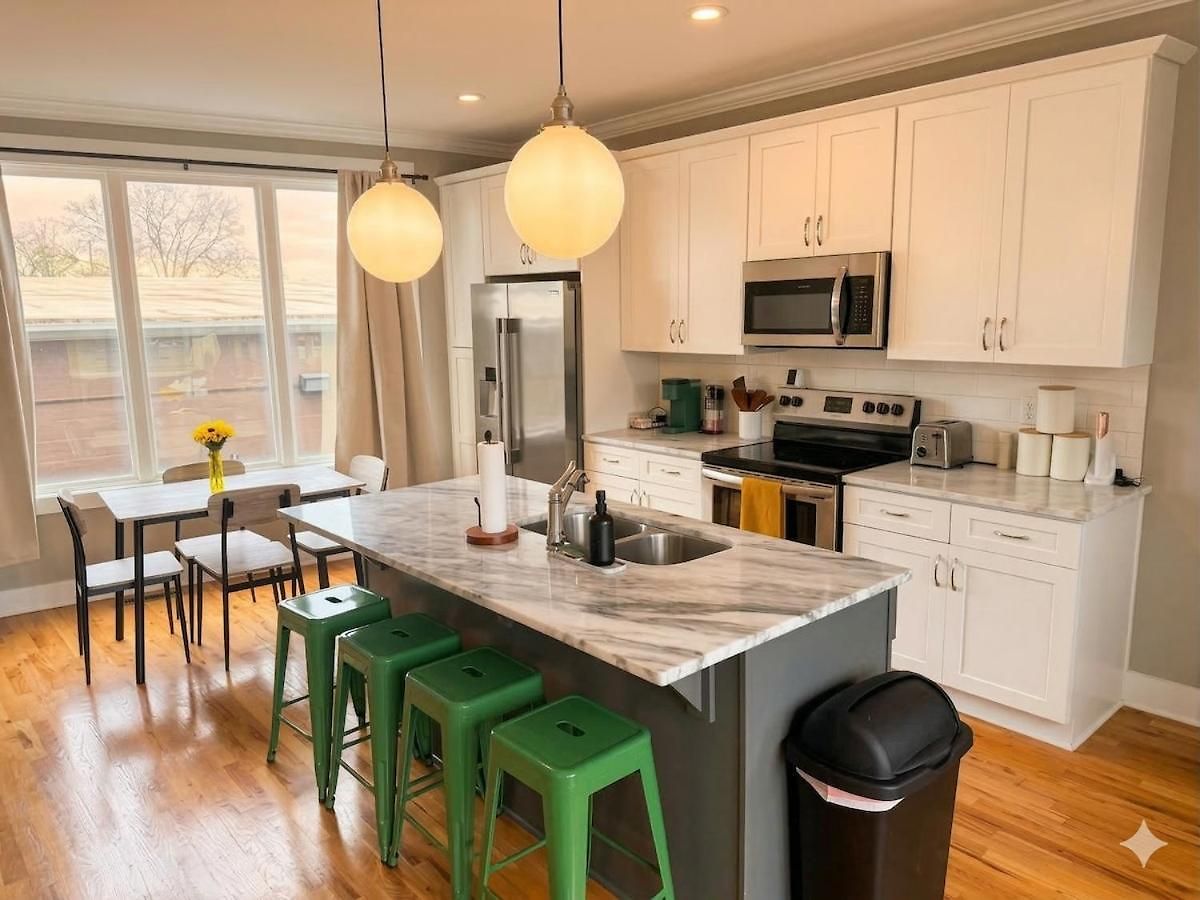 Apartment Rooftop Skyline View-close To Broadway-sleeps 8 *