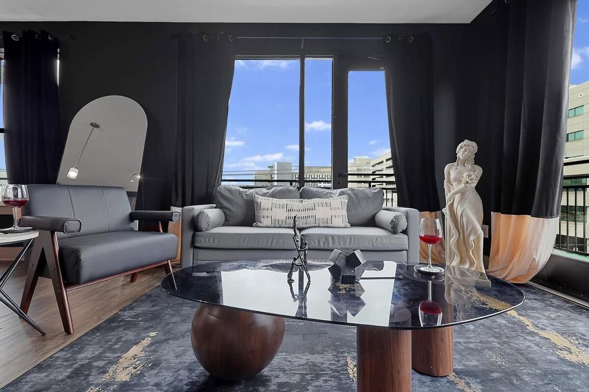 The Midnight Parthenon - 5 Min To Broadway - Midtown Apartment Nashville