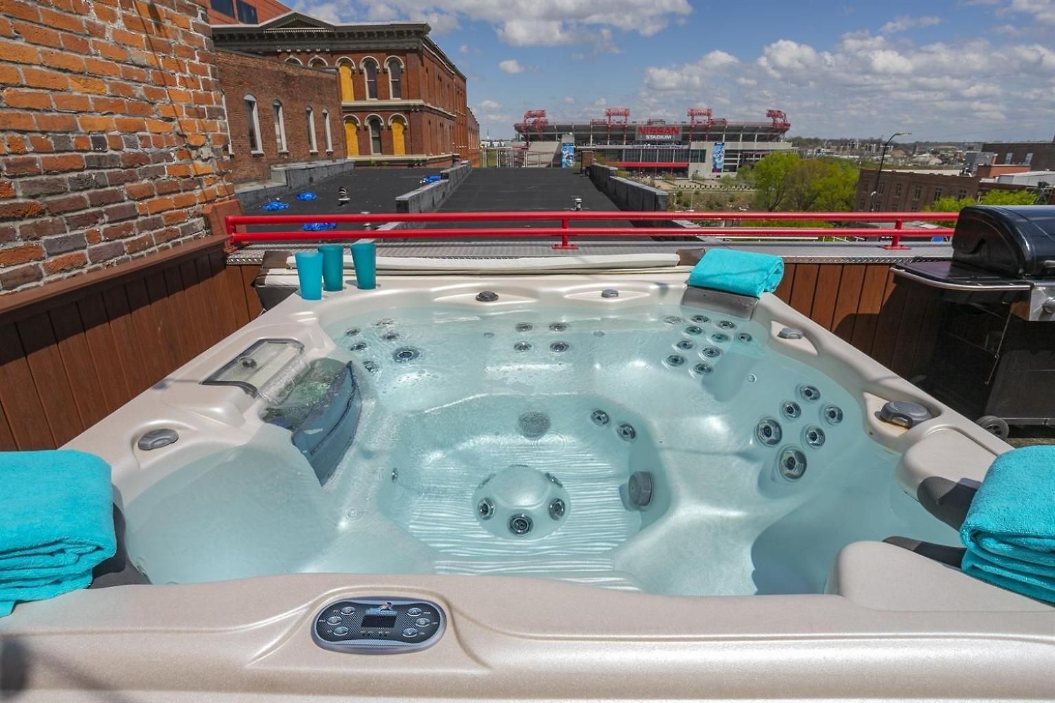 Holiday home The Titan Penthouse Nashville-rooftop Hot Tub Printer's Alley-steps To Broadway Nashville