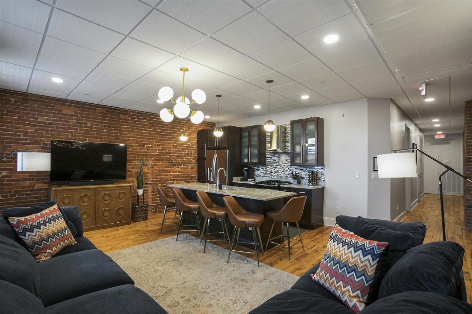 Holiday home The Honky Tonk 2 Blocks To Broadway,printers Alley Nashville