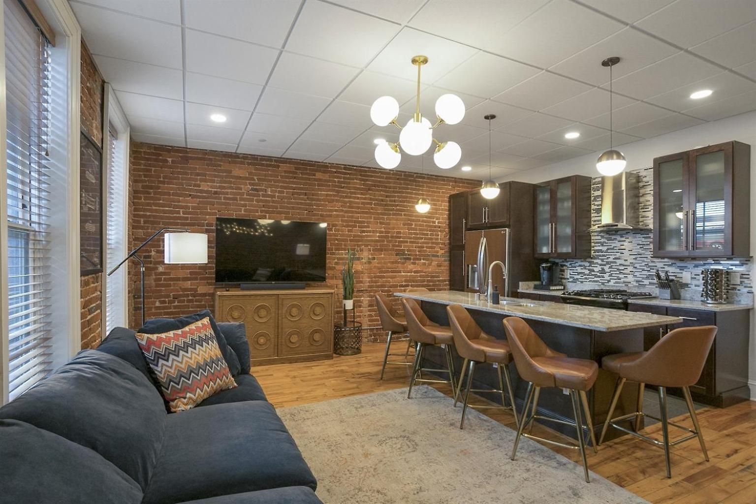 The Honky Tonk 2 Blocks To Broadway,printers Alley Holiday home *