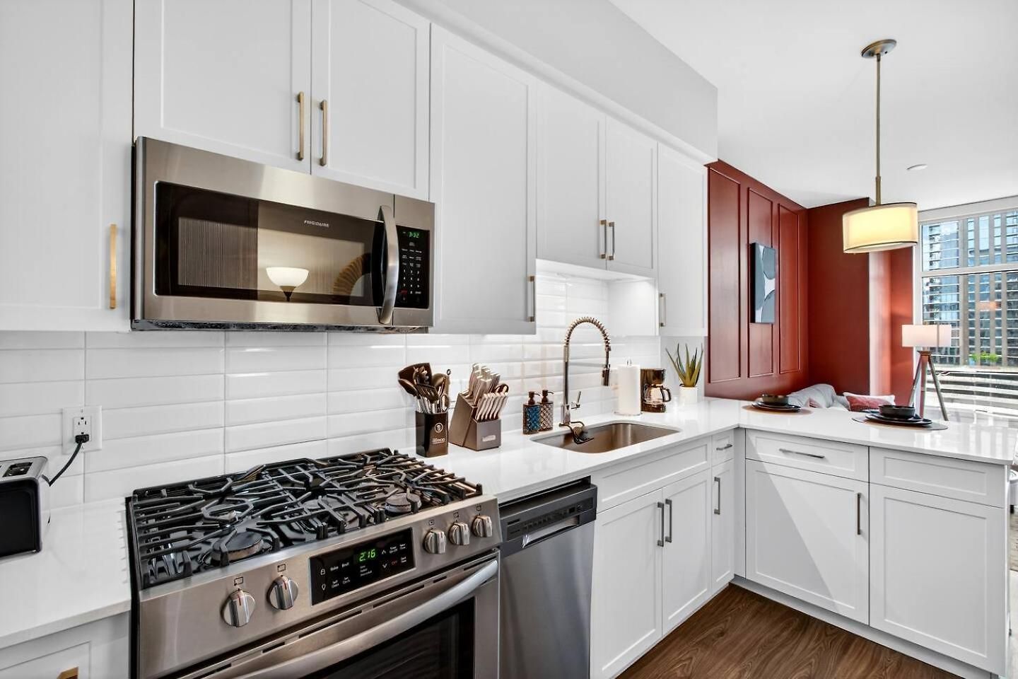 Gulch Gem Pool, Walkable + Parking * Nashville