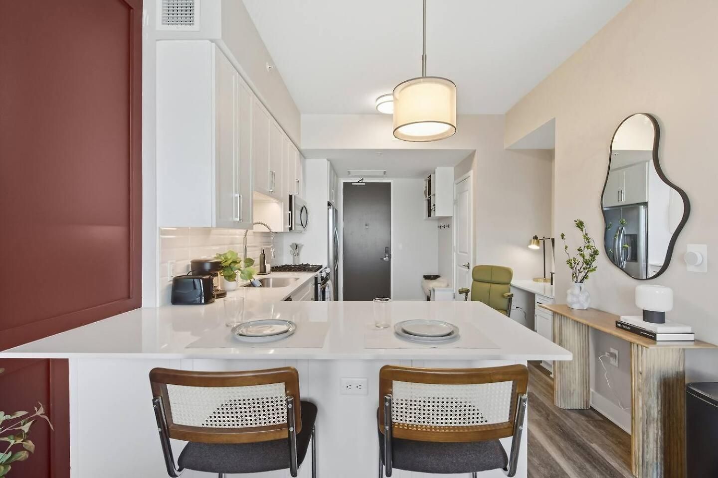 Luxury Pool, Gym, Views + Free Parking Apartment