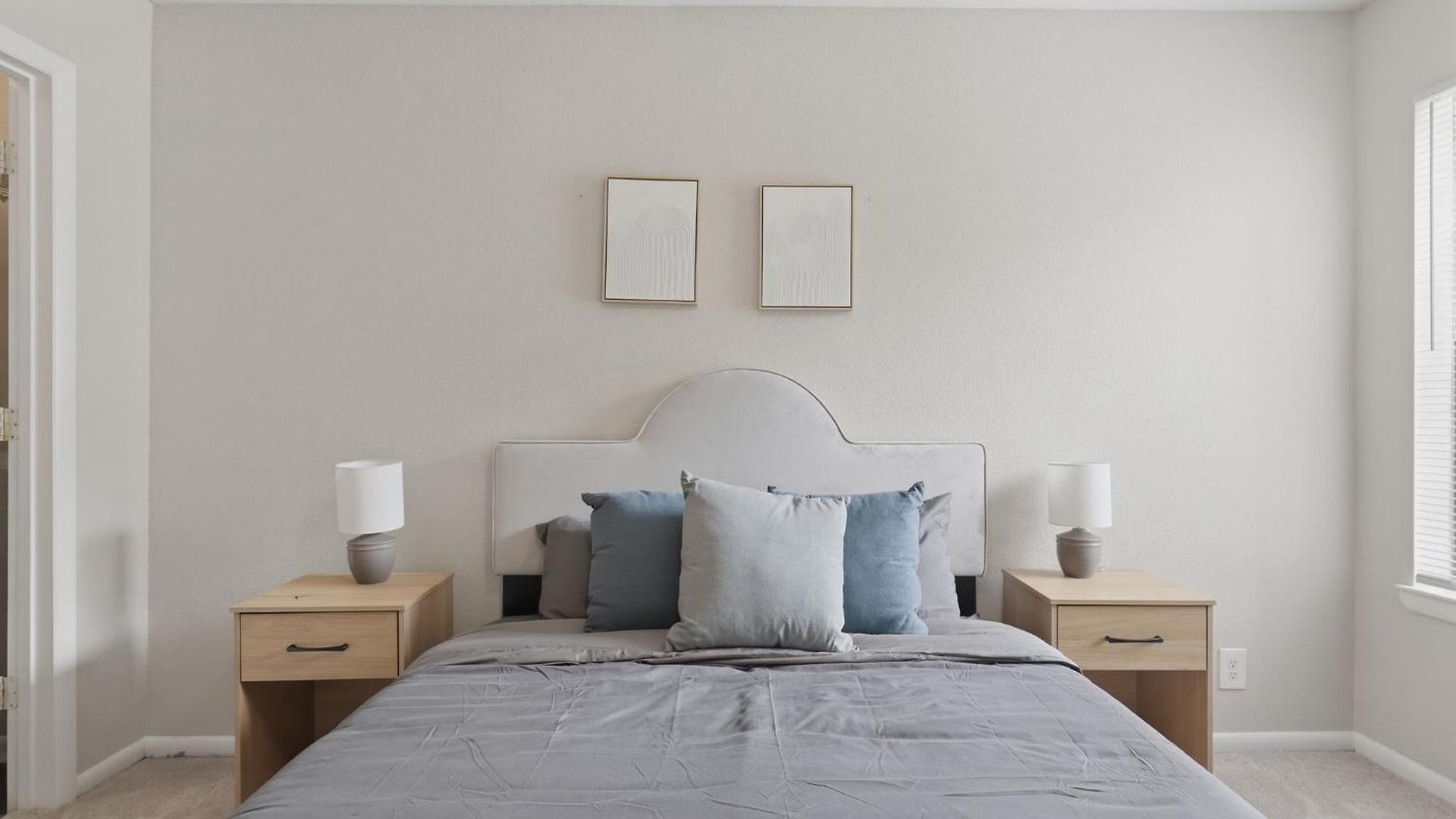 Roomy With Modern Features Apartment *