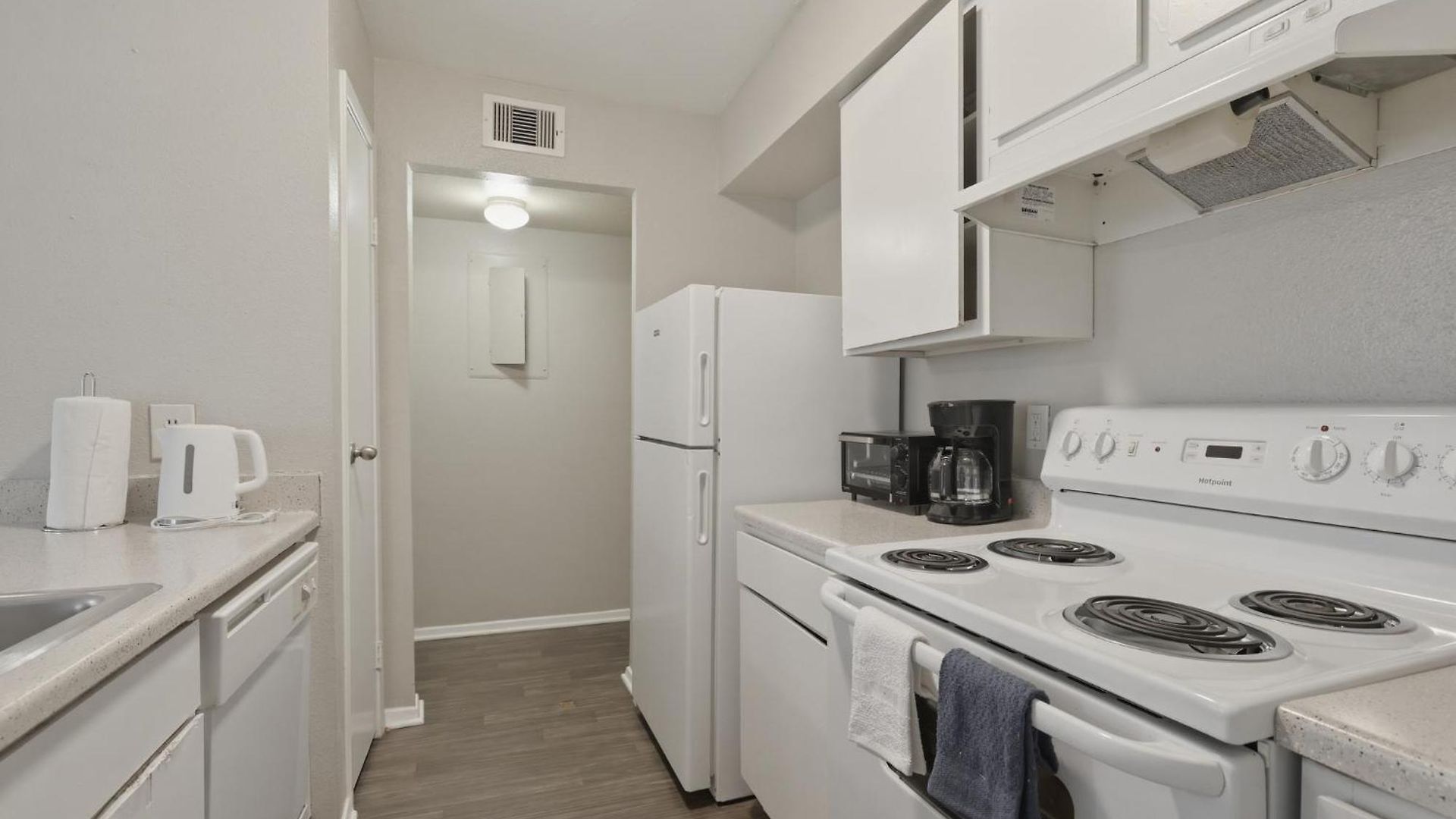 Apartment Cozy Retreat Near Airport & Hotspots