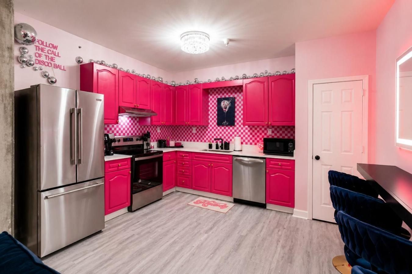 Apartment Pink Pony Club Retreat Near Vanderbilt Sleeps 6