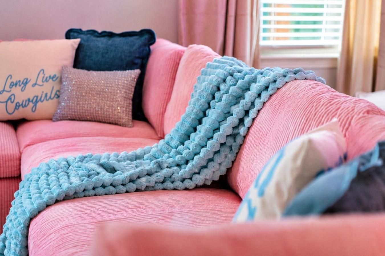 Apartment Sweet & Glam Pop Near Vanderbilt & Downtown Nashville
