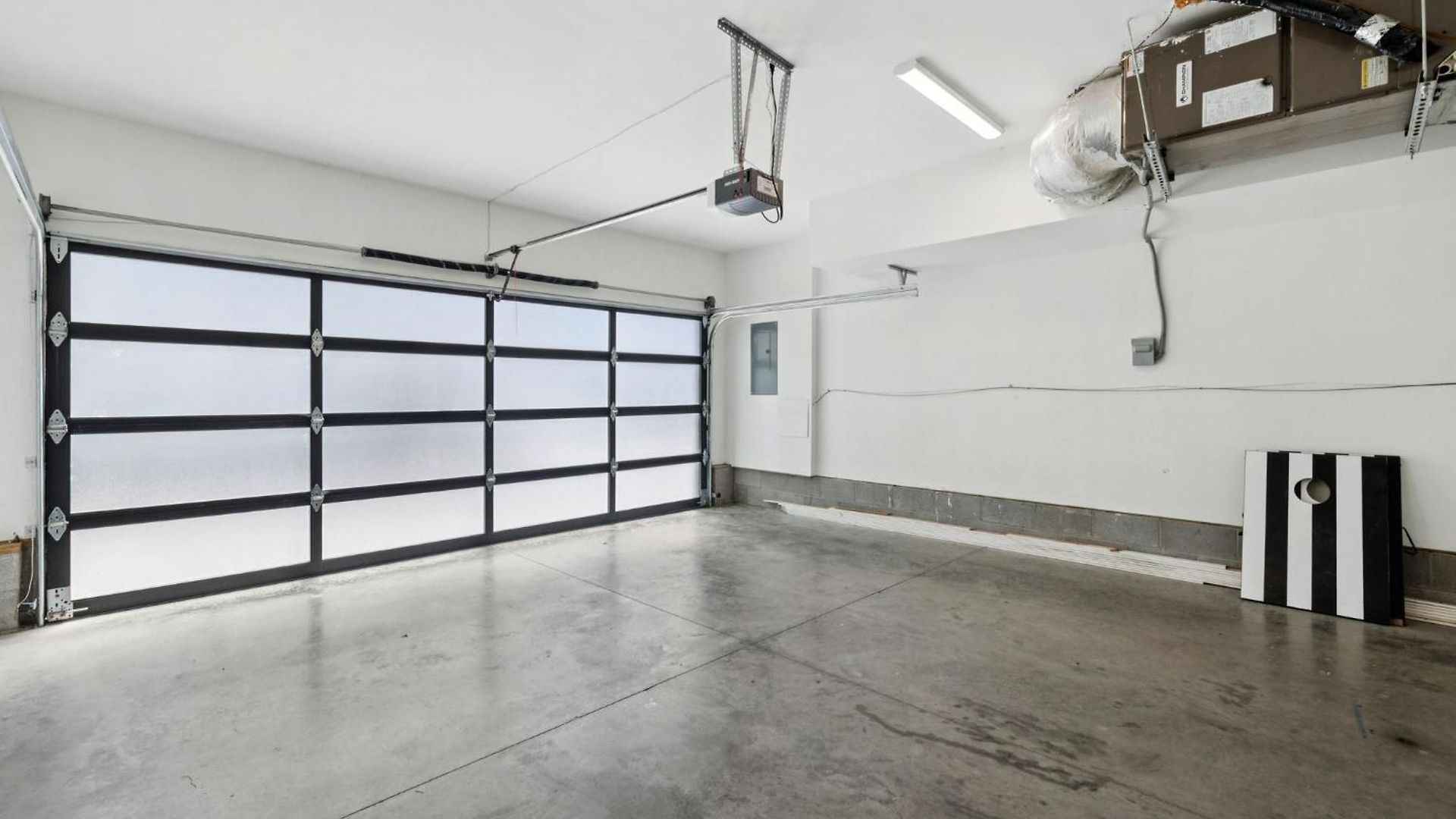 Modern Townhouse Close To Broadway Apartment *