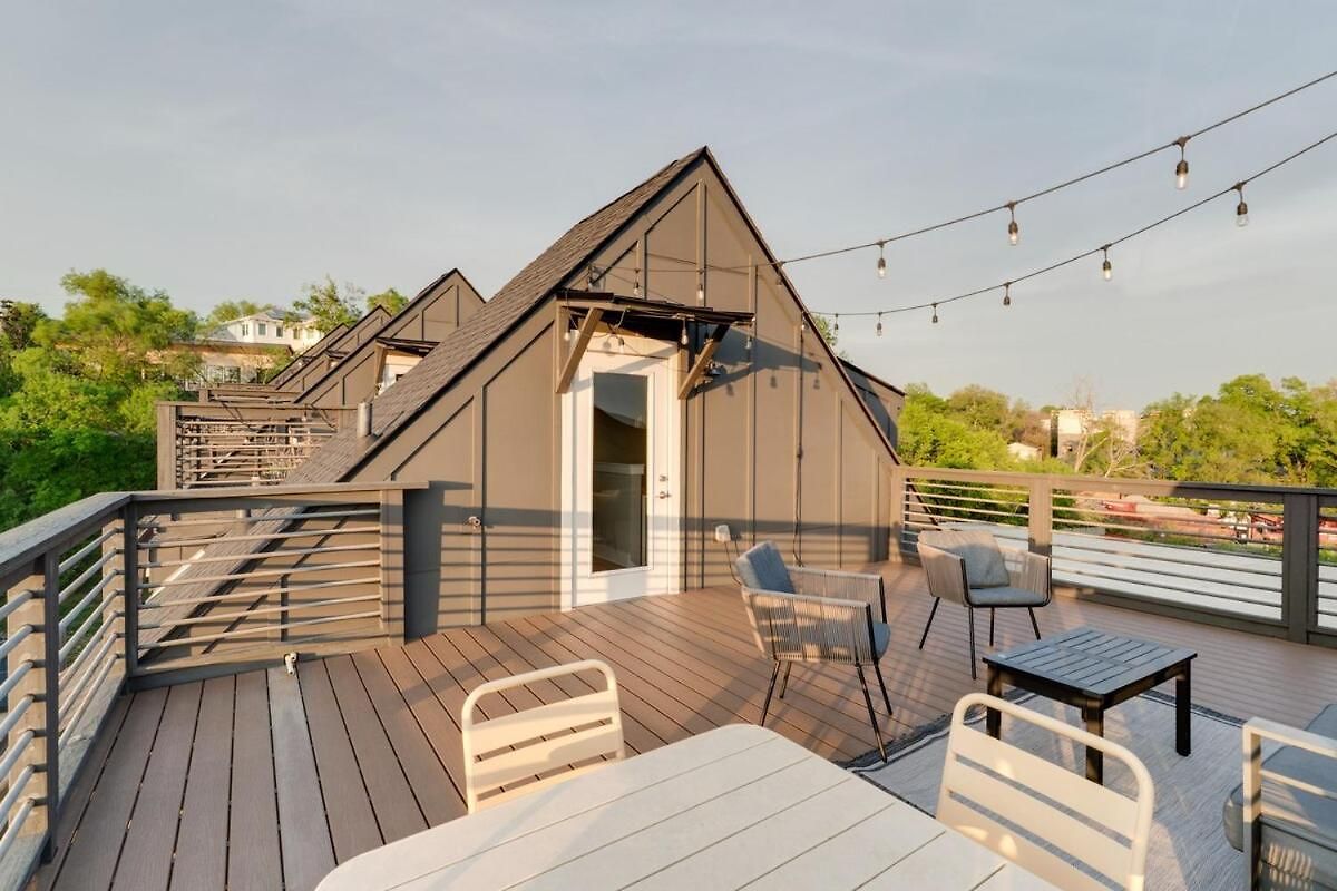 Apartment Rooftop Skyline View-close To Broadway-sleeps 8 Nashville