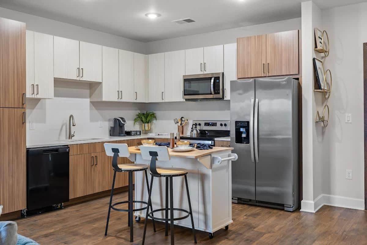 Apartment Spacious 2br N Gulch Walk To Broadway & Rooftops Nashville