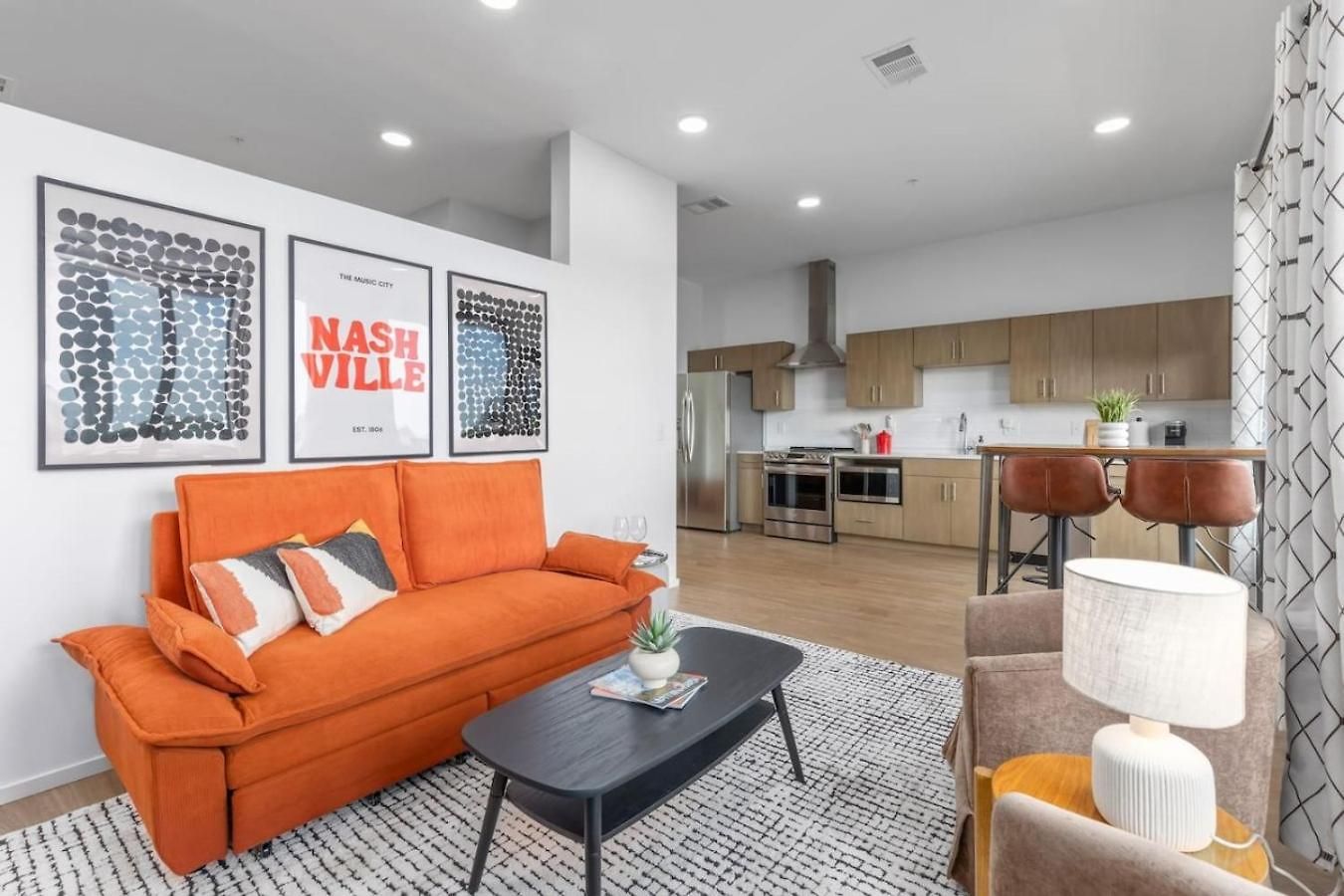 Modern Gulch Getaway With Pool, Garage And Balcony Apartment Nashville