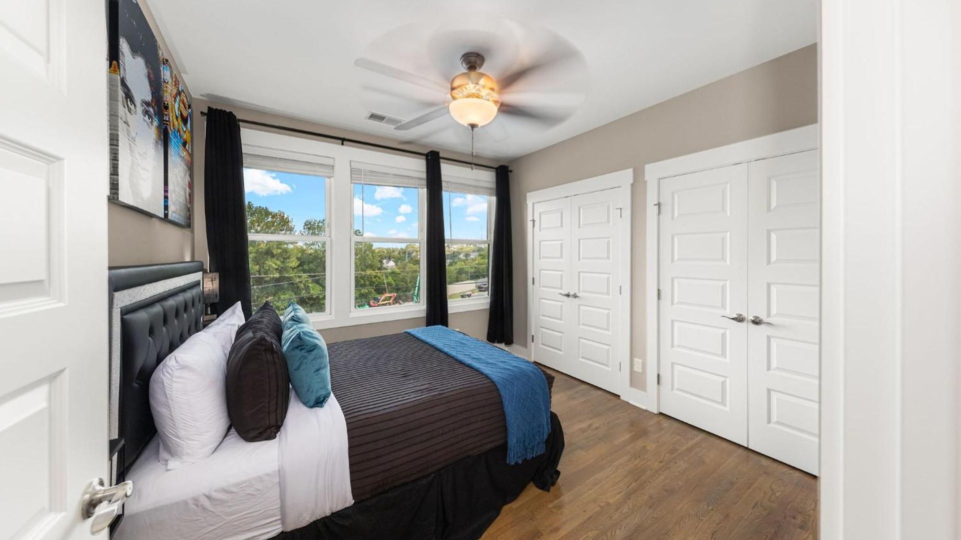Great Location 2 Bedroom Minutes To Downtown Apartment *