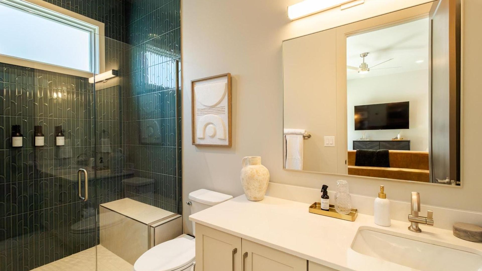 Apartment Noa | Pool, Sauna, & Rooftop Views Nashville