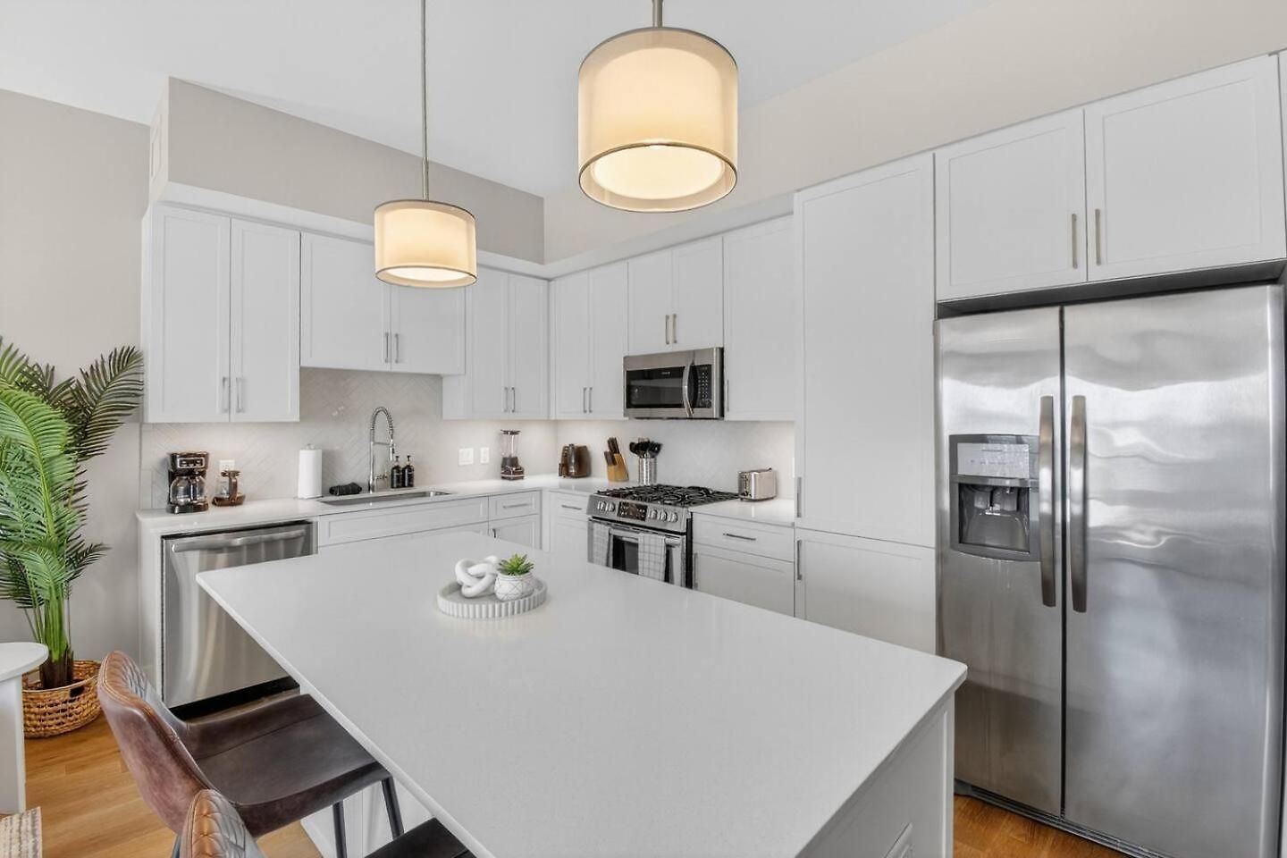 Apartment Broadway Views Lux Gulch Condo+ Private Balcony *