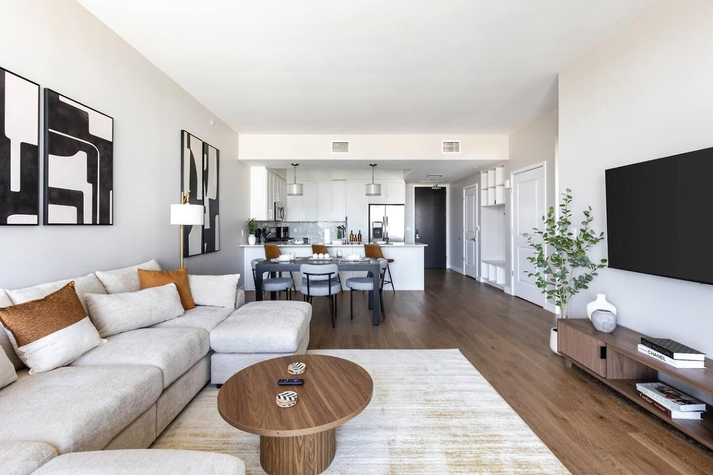 Skyline Views Gulch For 2, Private Balcony Nashville