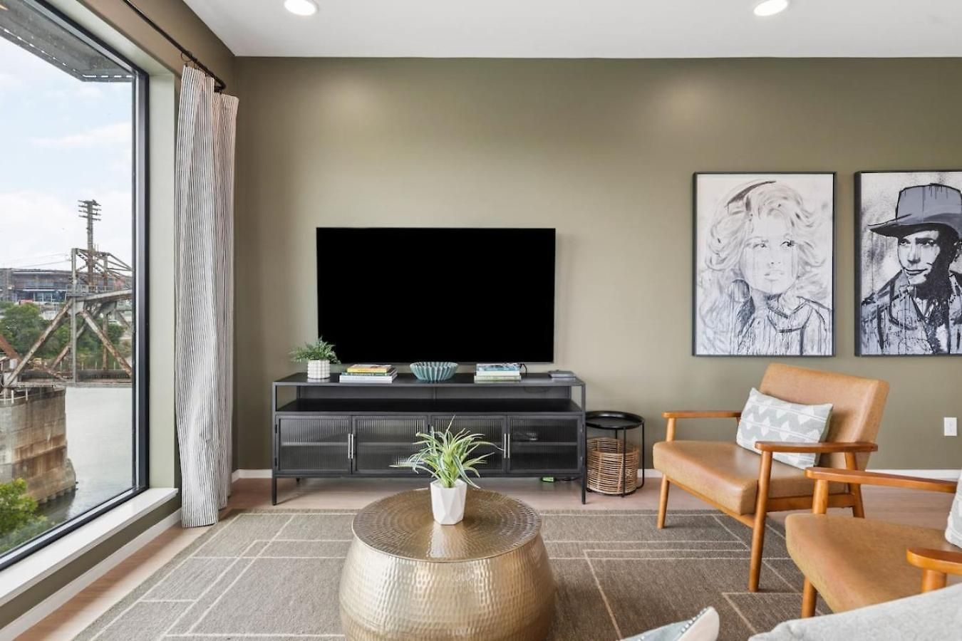 Apartment Luxury Downtown Riverview With Garage And Two Balconies Nashville