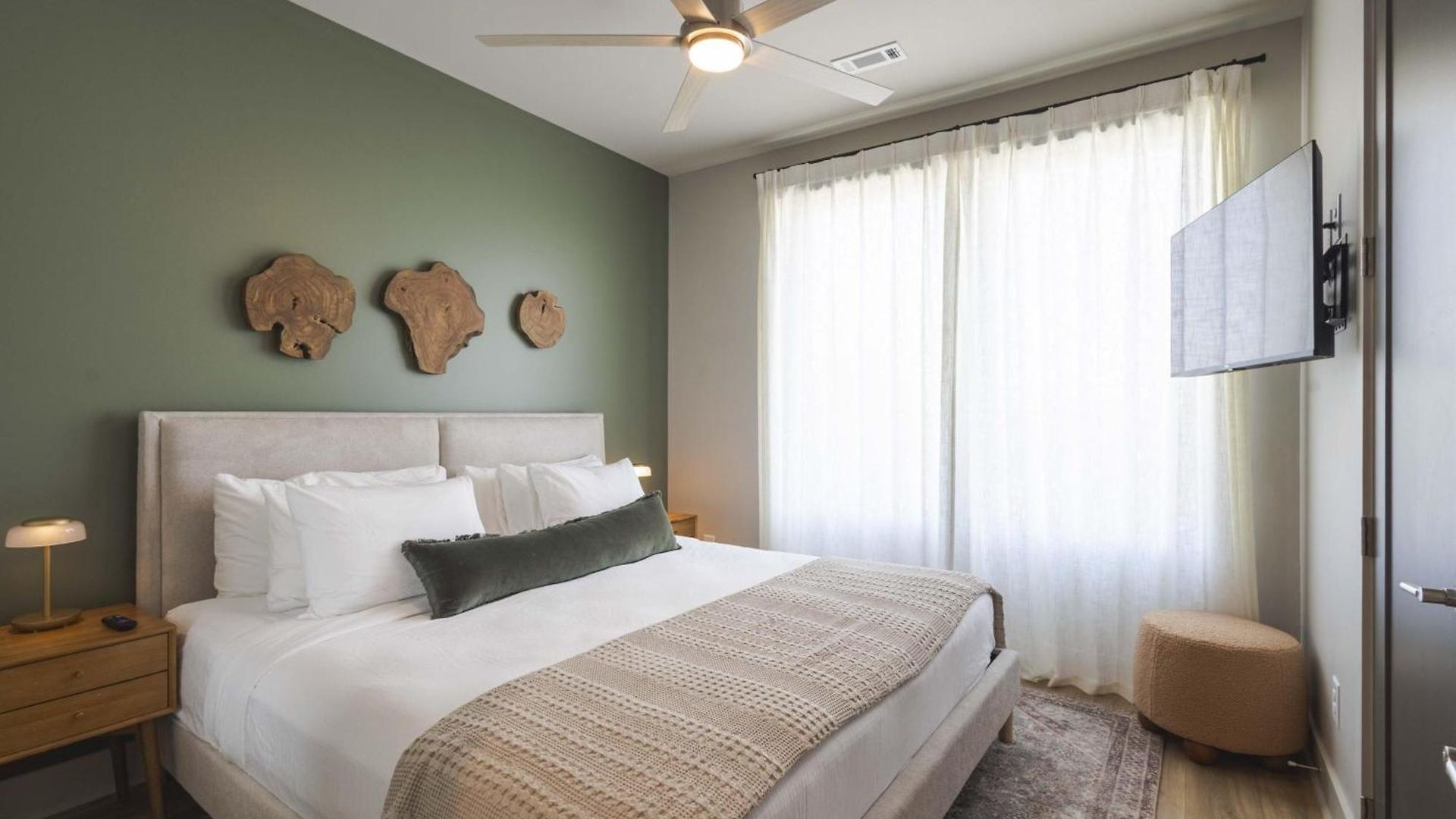 Apartment Modern 4br | Easy To Broadway + Heated Pool Nashville