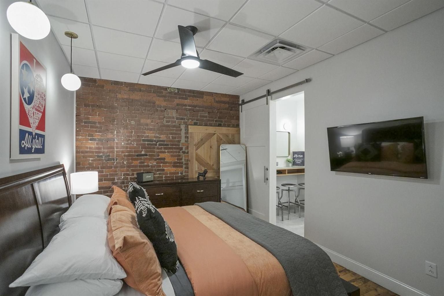 The Honky Tonk 2 Blocks To Broadway,printers Alley Holiday home Nashville