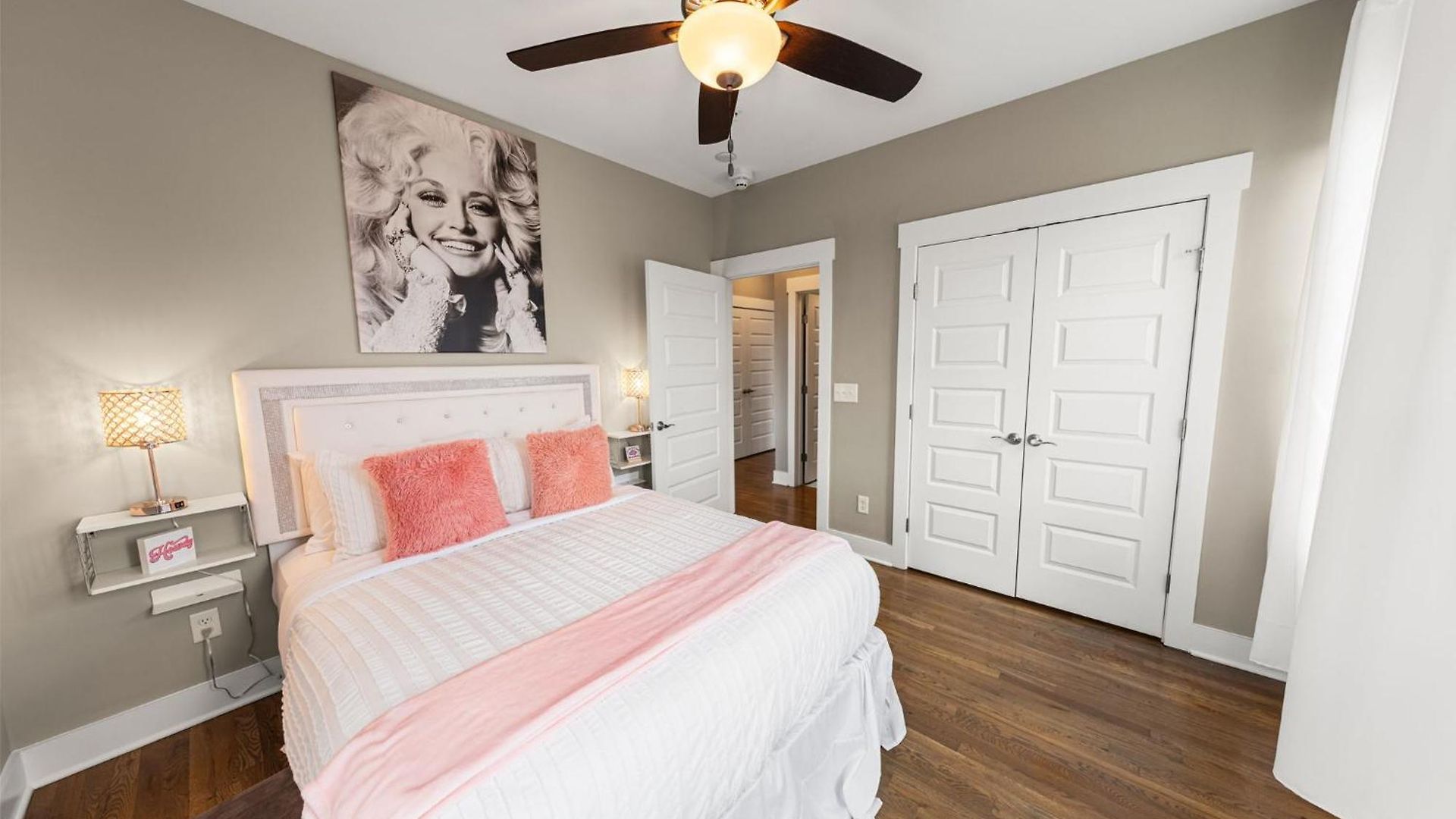 Great Location 2 Bedroom Minutes To Downtown Apartment *