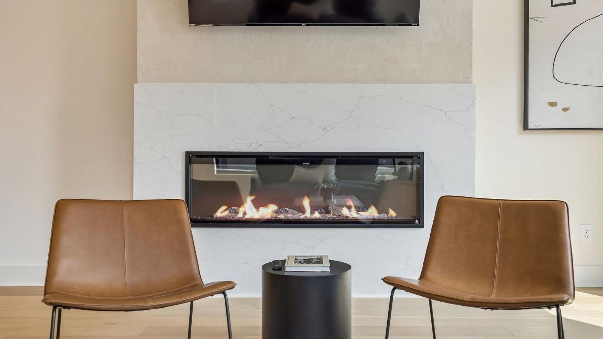 Modern 4br Townhouse Rooftop Lounge