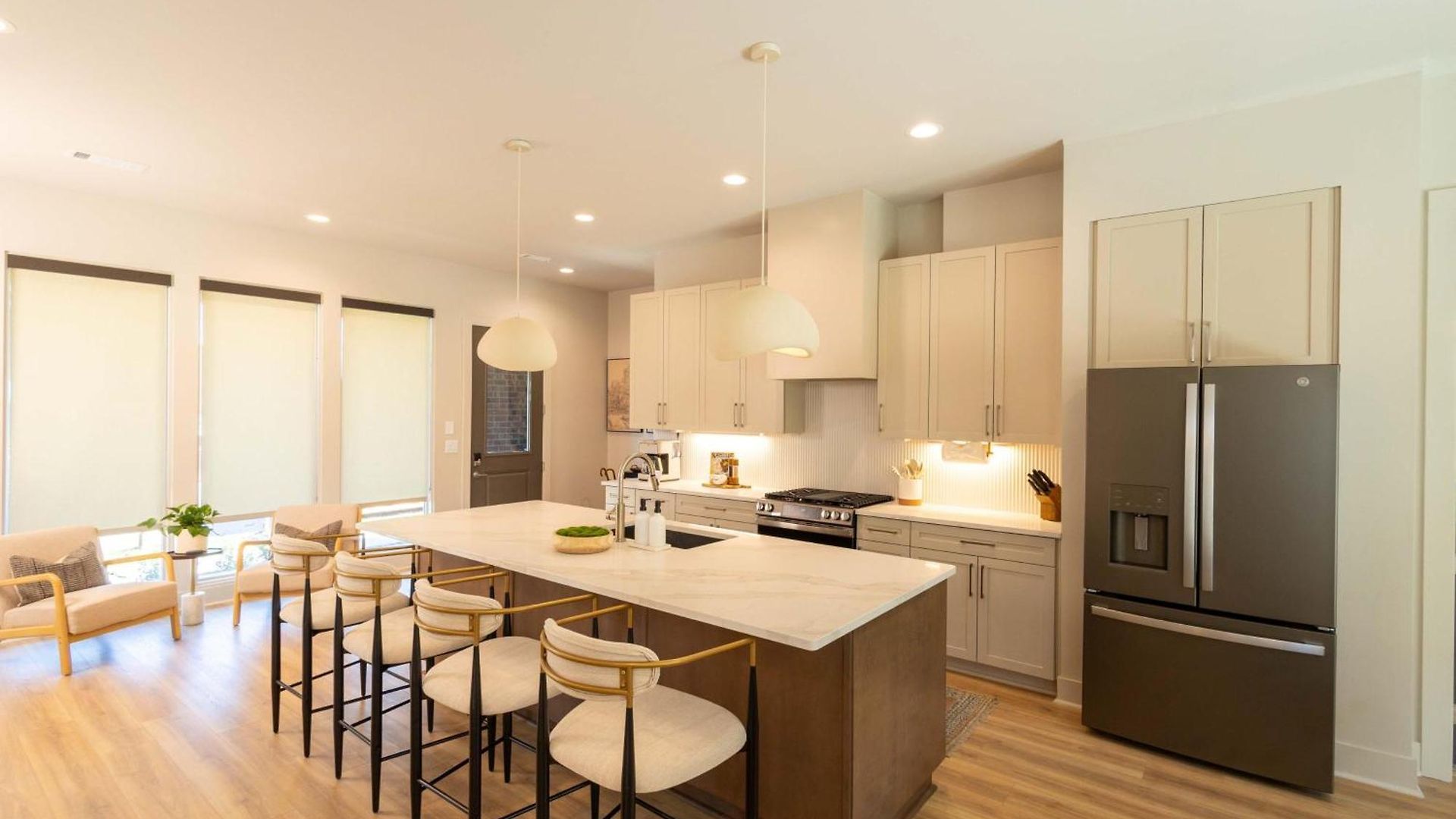 Pool, Hot Tub, Sauna & Firepit- 7 Min To Broadway *