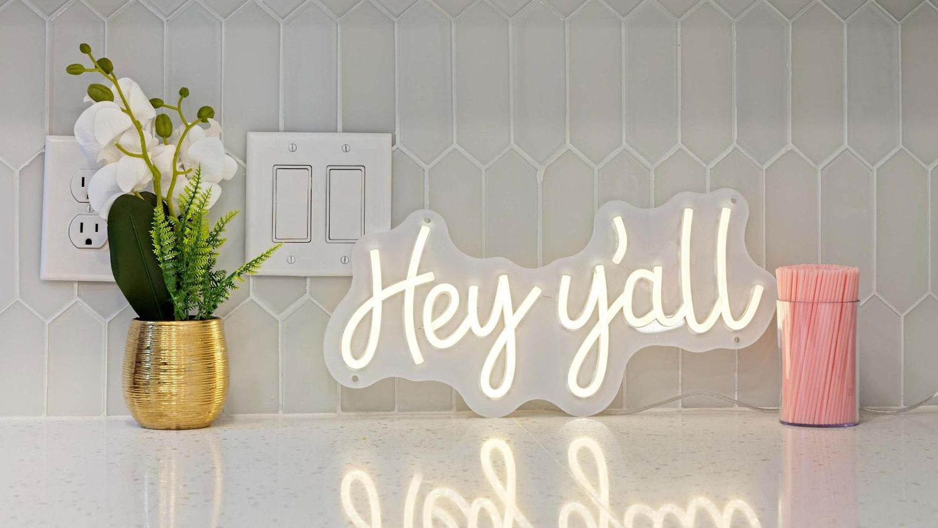 Vibrant Retreat Pool And Glam Apartment Nashville