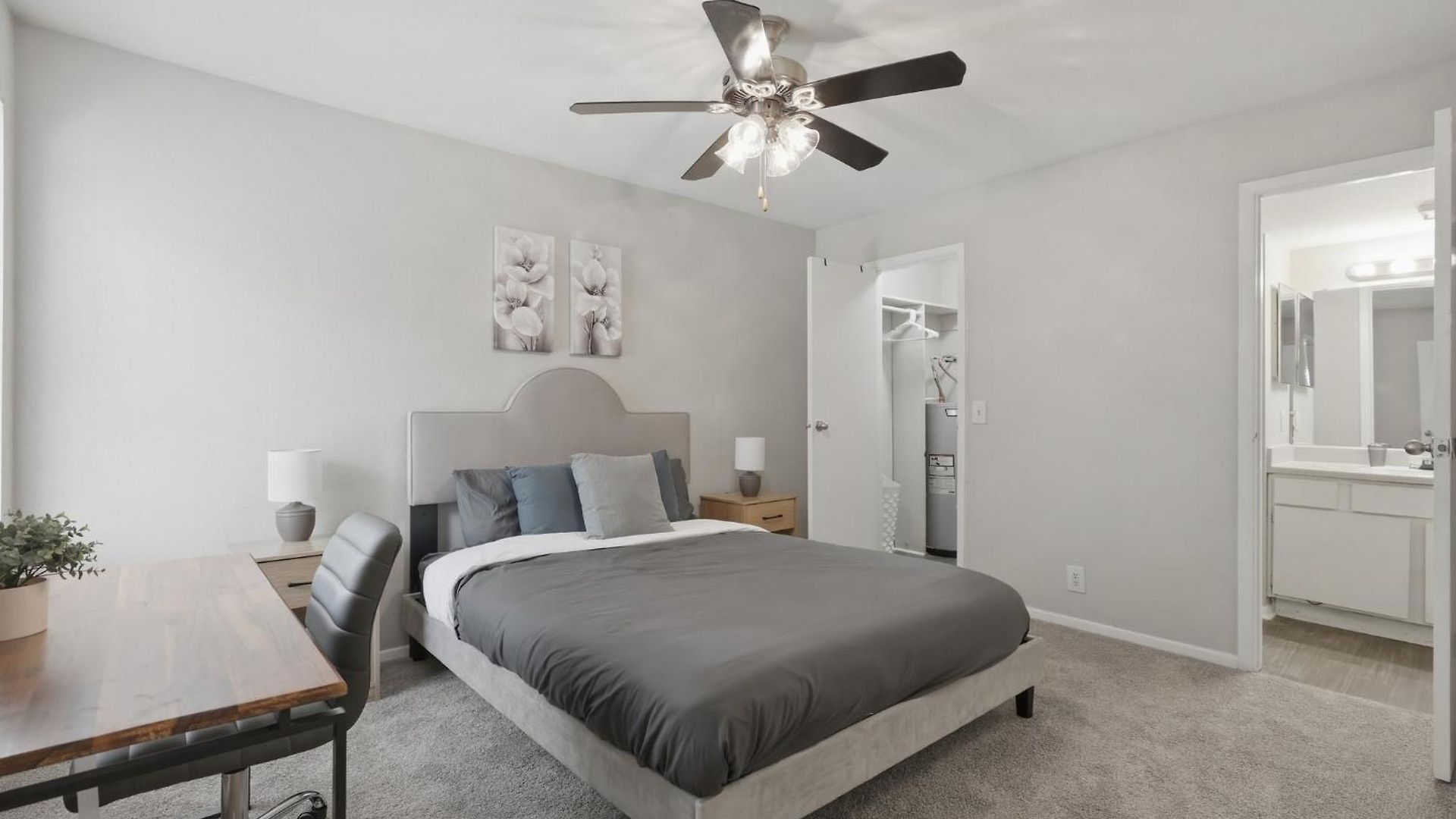 Cozy Retreat Near Airport & Hotspots Apartment