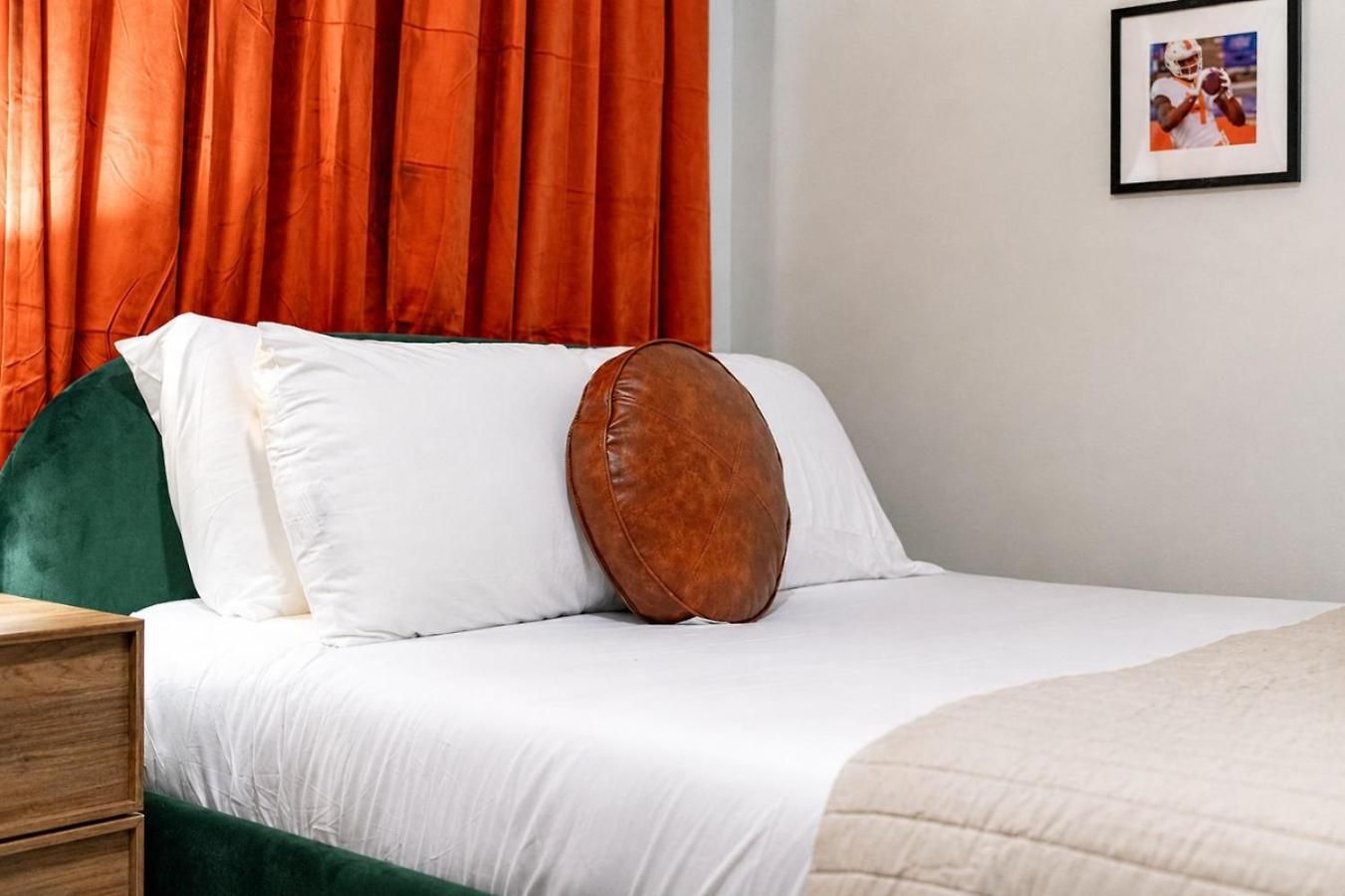 Game Day Getaway Vols Themed Near Vanderbilt * Nashville