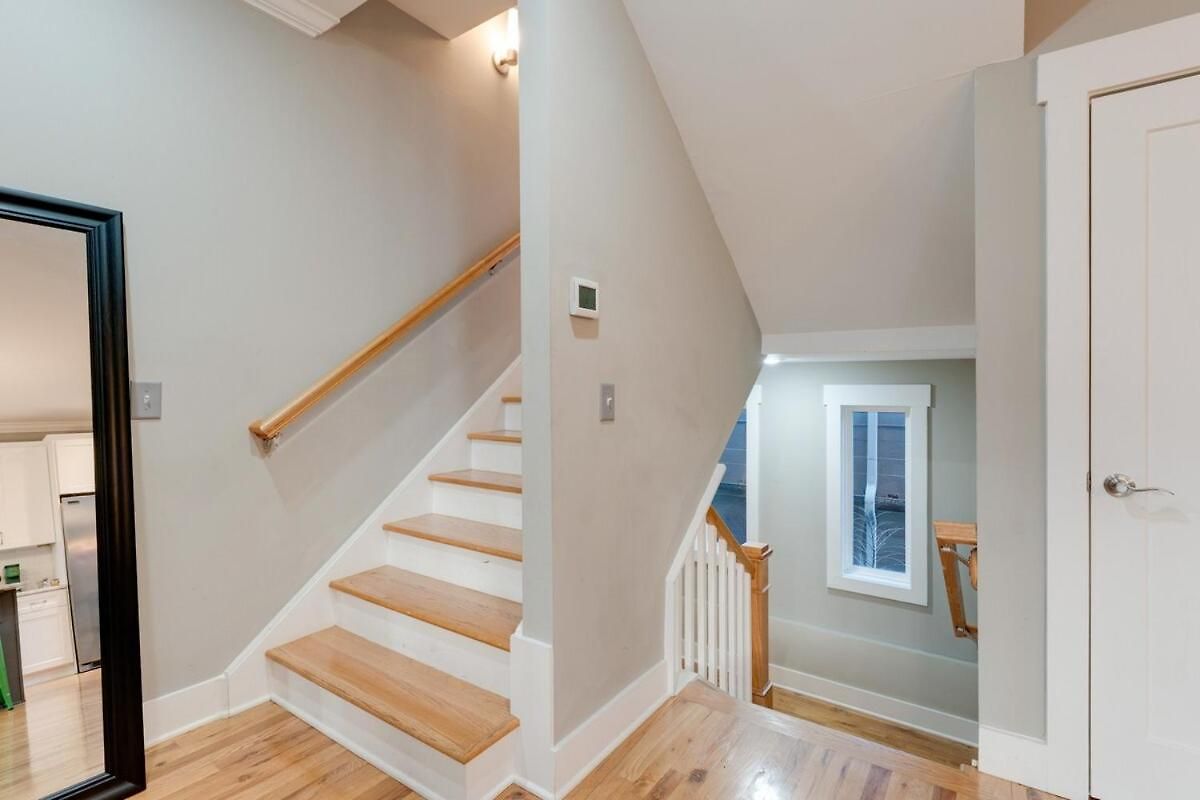 Rooftop Skyline View-close To Broadway-sleeps 8 Apartment *