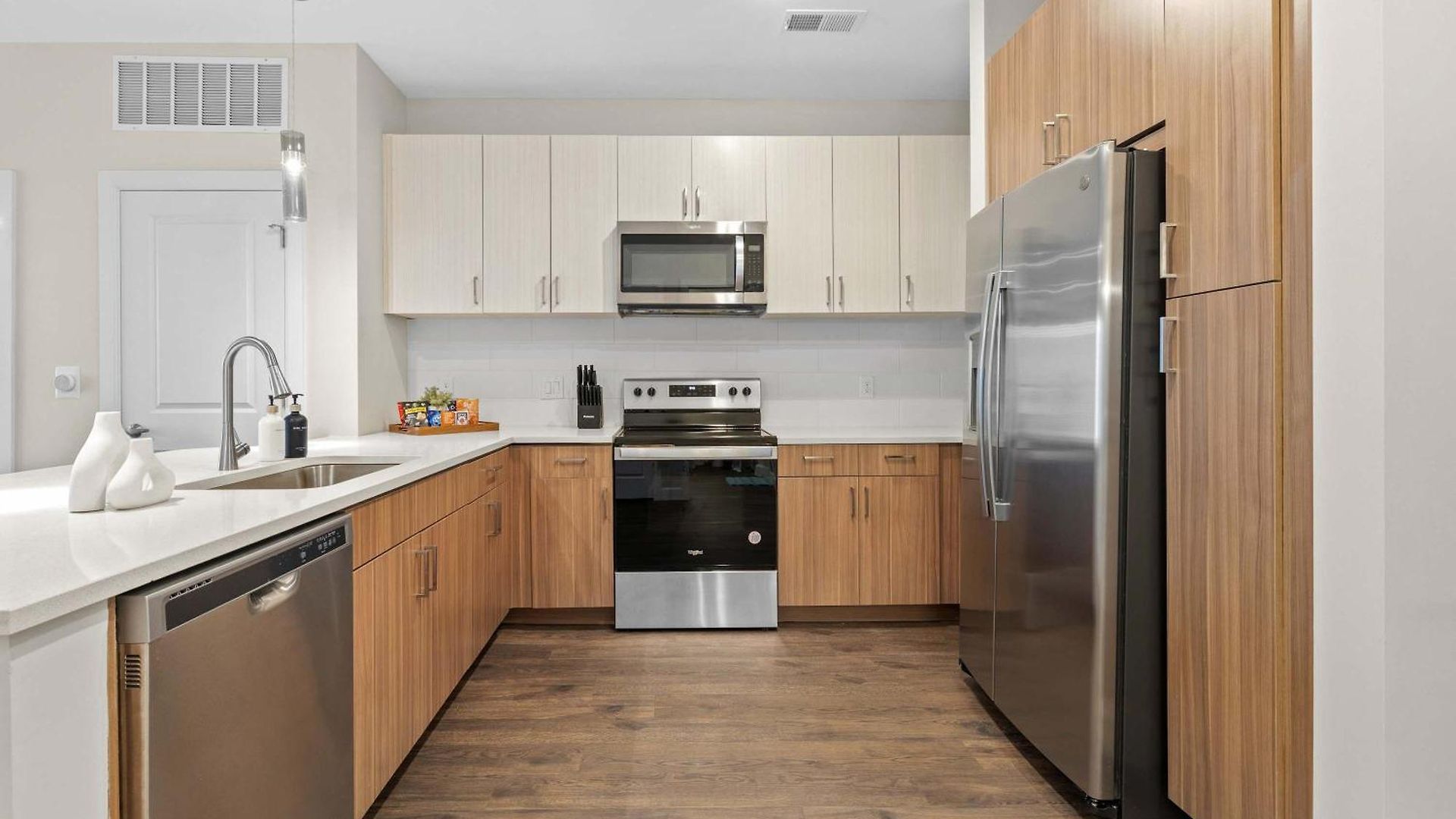 2br Near Broadway W Fireplace & Pool * Nashville
