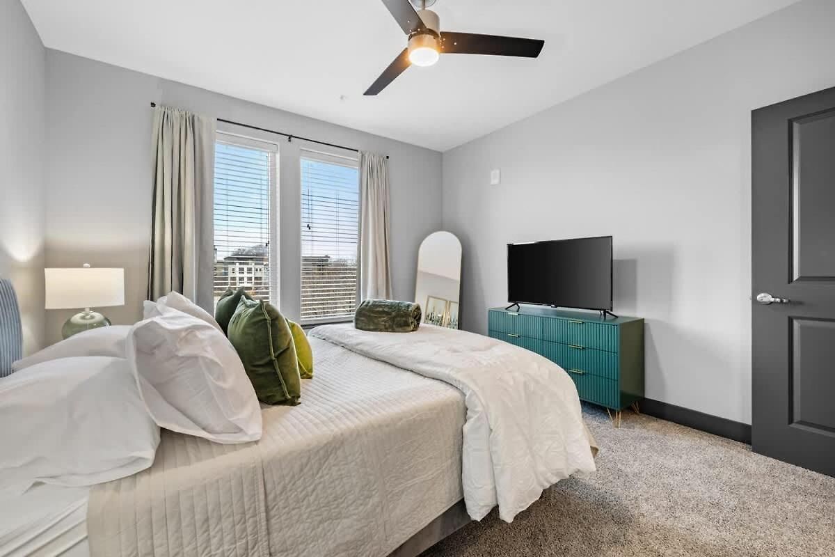 Modern 2br Retreat Sylvan Park Near Broadway Apartment