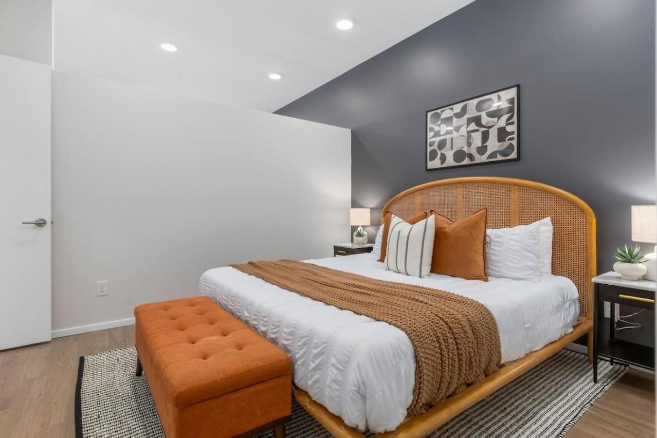 Apartment Modern Gulch Getaway With Pool, Garage And Balcony