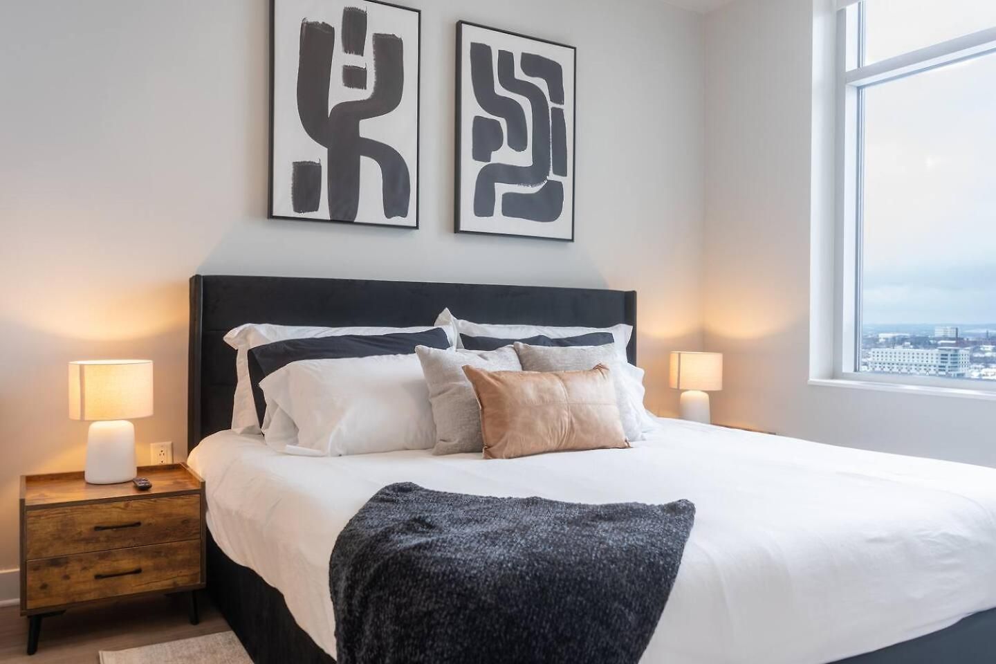 Sky-high Luxury W/ 26th-floor Lounge & Pool *