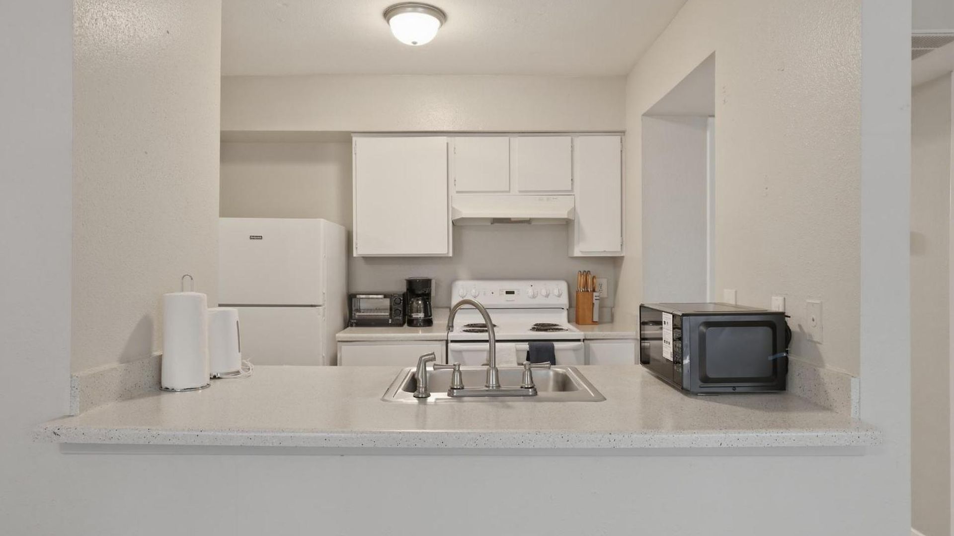 Apartment Cozy Retreat Near Airport & Hotspots