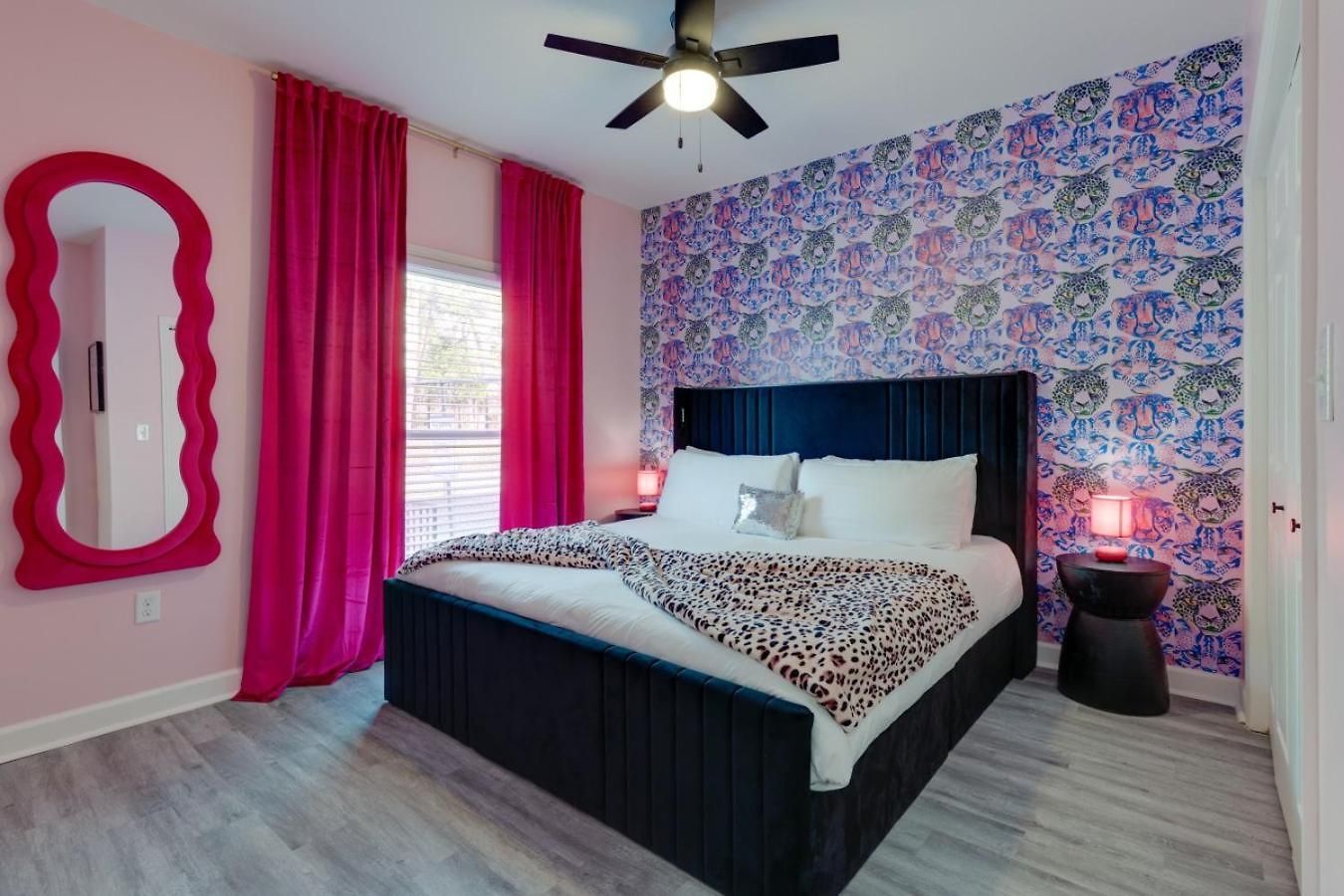 Pink Pony Club Retreat Near Vanderbilt Sleeps 6 Apartment Nashville