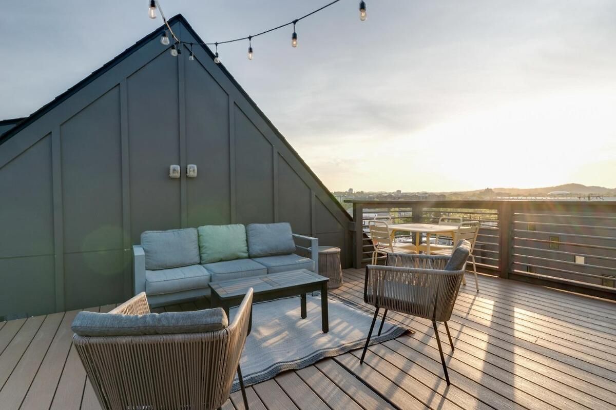 Rooftop Skyline View-close To Broadway-sleeps 8 * Nashville