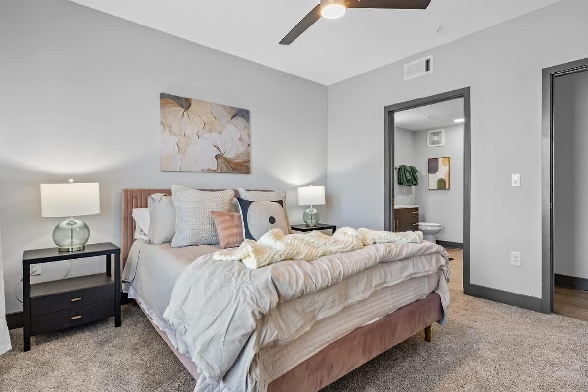 Modern 2br Retreat Sylvan Park Near Broadway Apartment