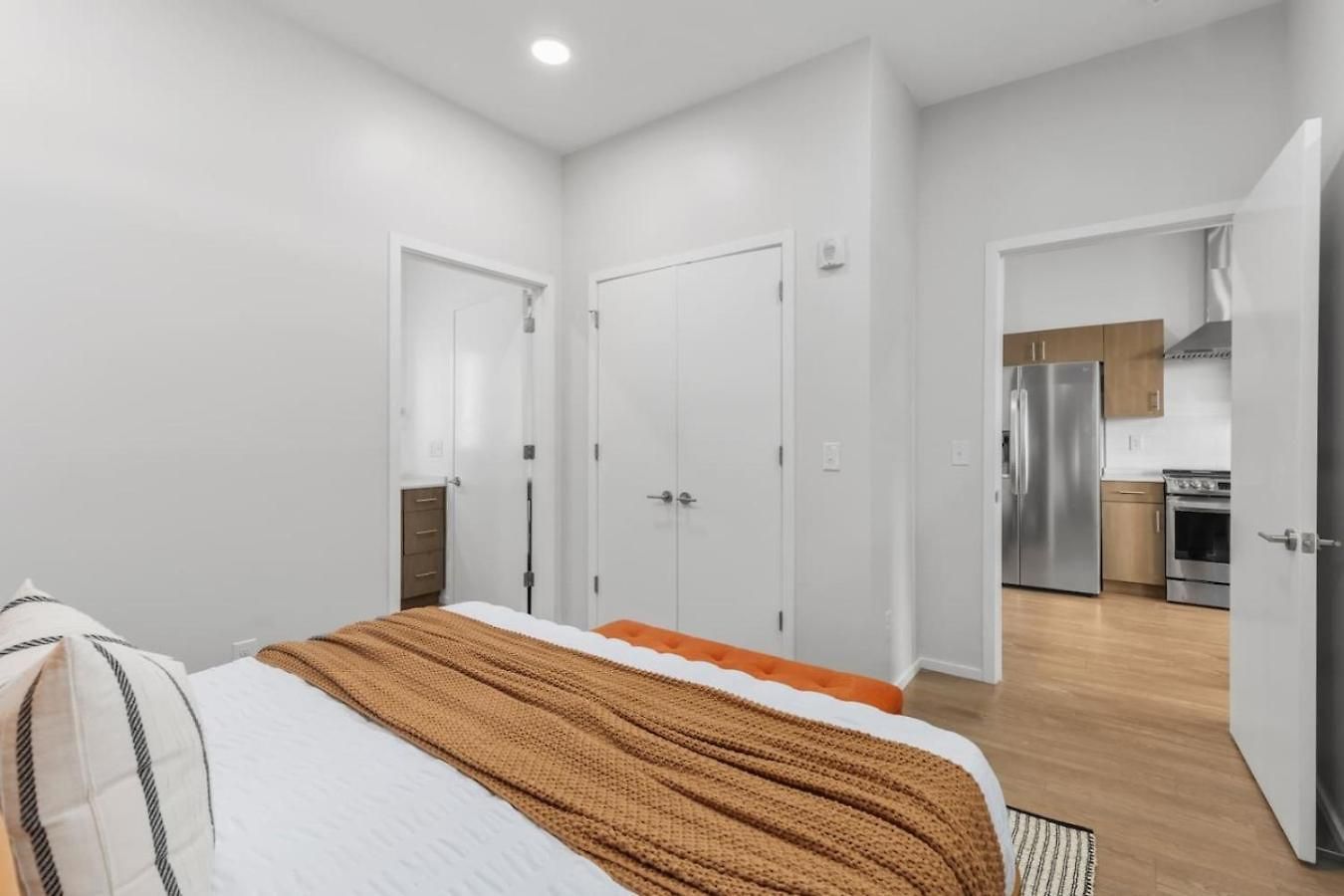 Modern Gulch Getaway With Pool, Garage And Balcony Apartment Nashville