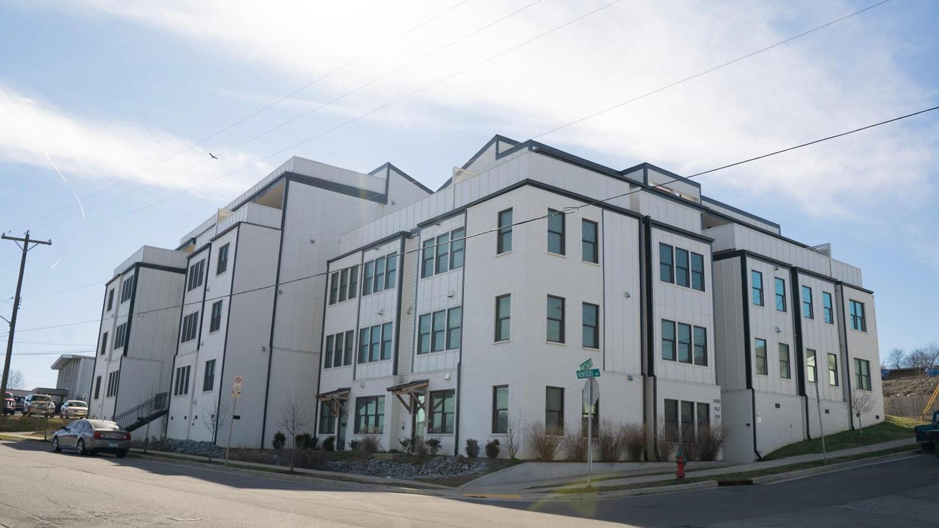 Great Location 2 Bedroom Minutes To Downtown Apartment *