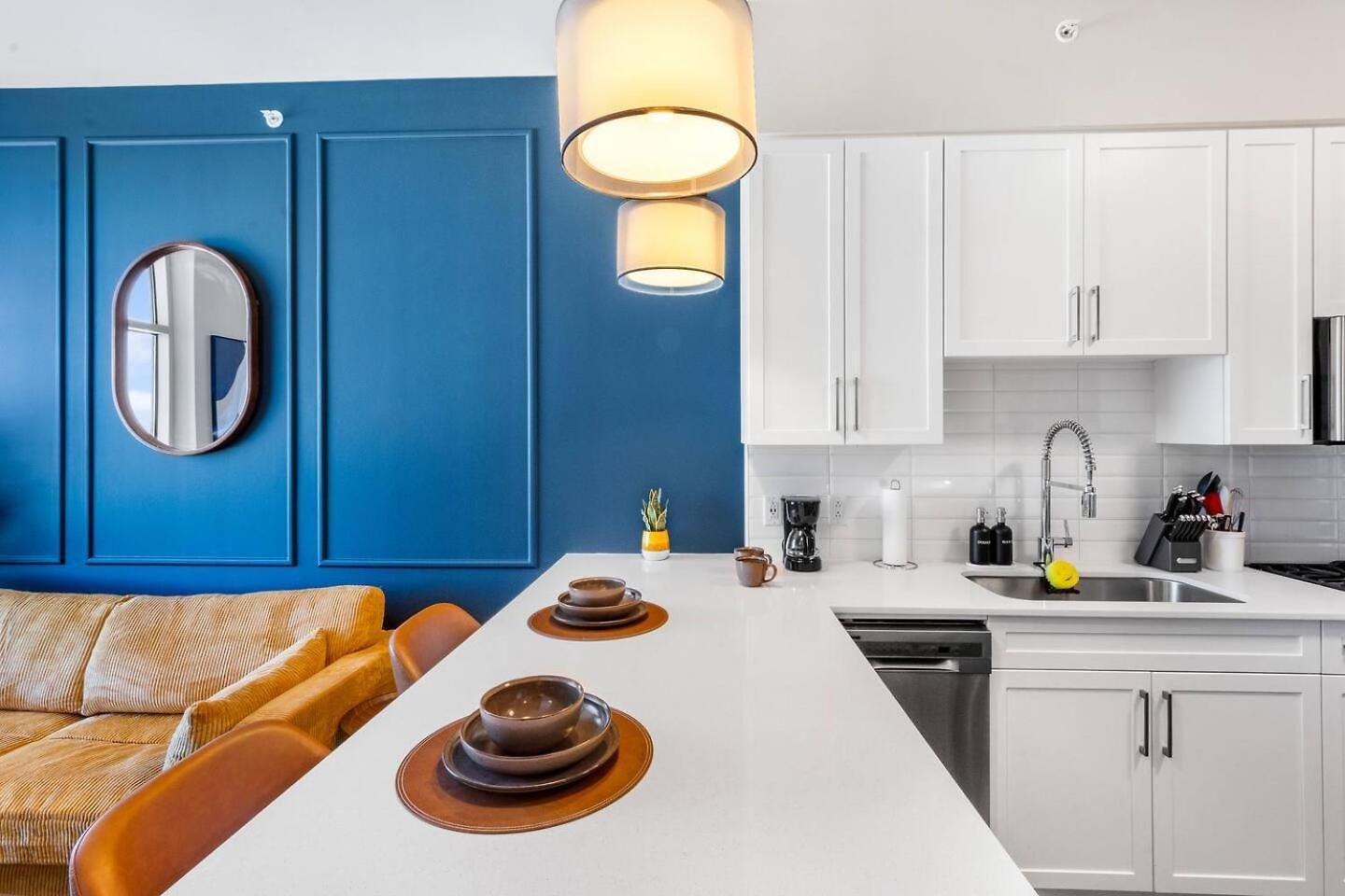 Music For 2 Gulch, Pool & Whole Foods Apartment