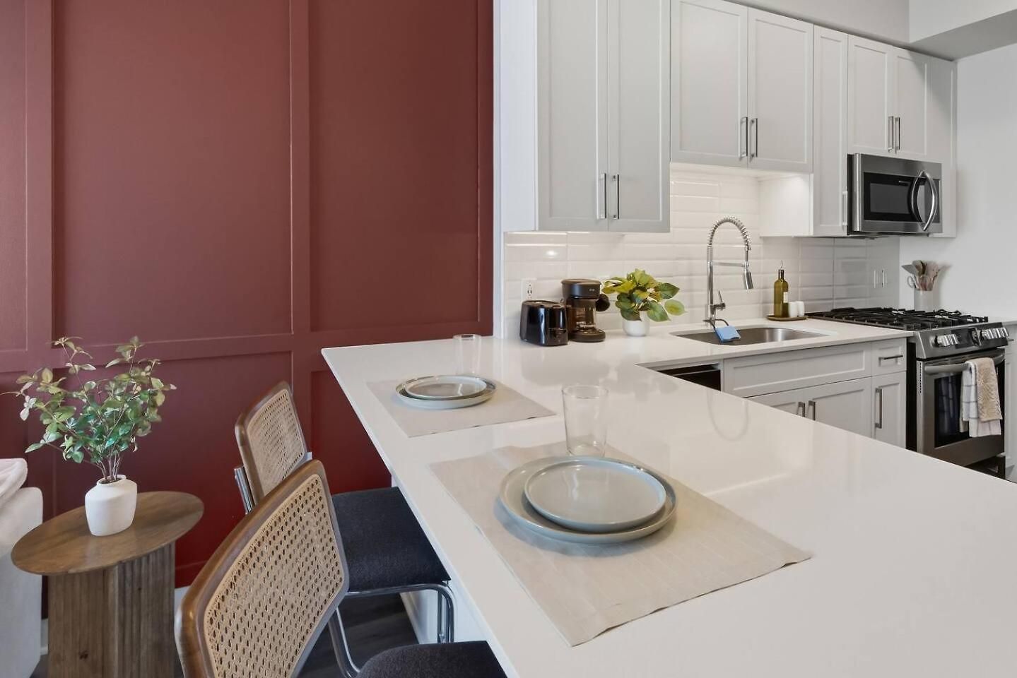 Apartment Luxury Pool, Gym, Views + Free Parking