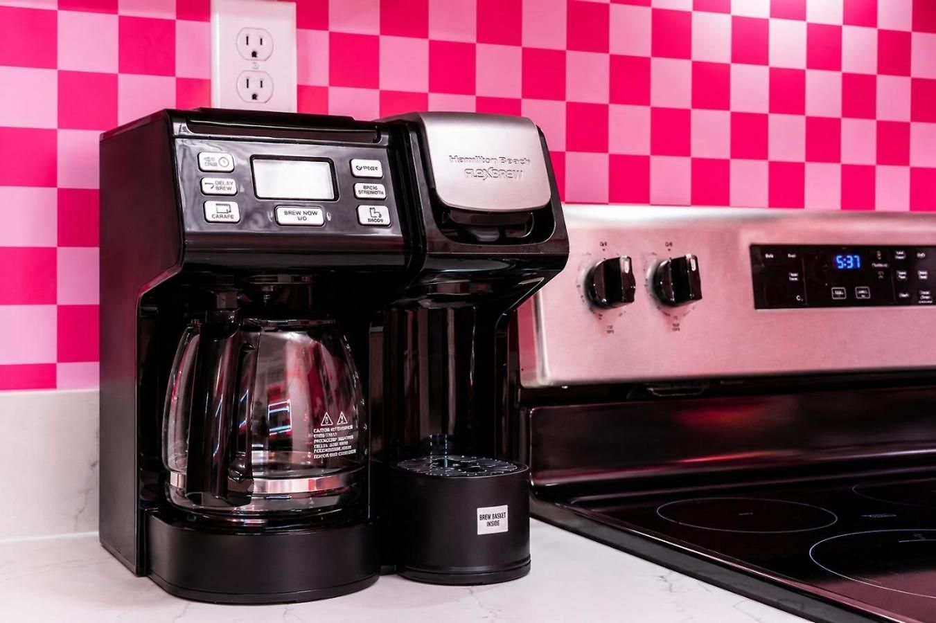 Pink Pony Club Retreat Near Vanderbilt Sleeps 6