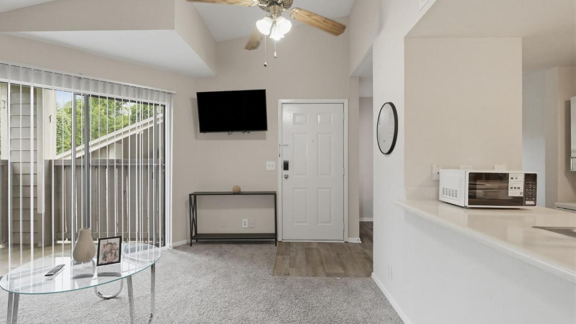 East Living Made Simple Apartment