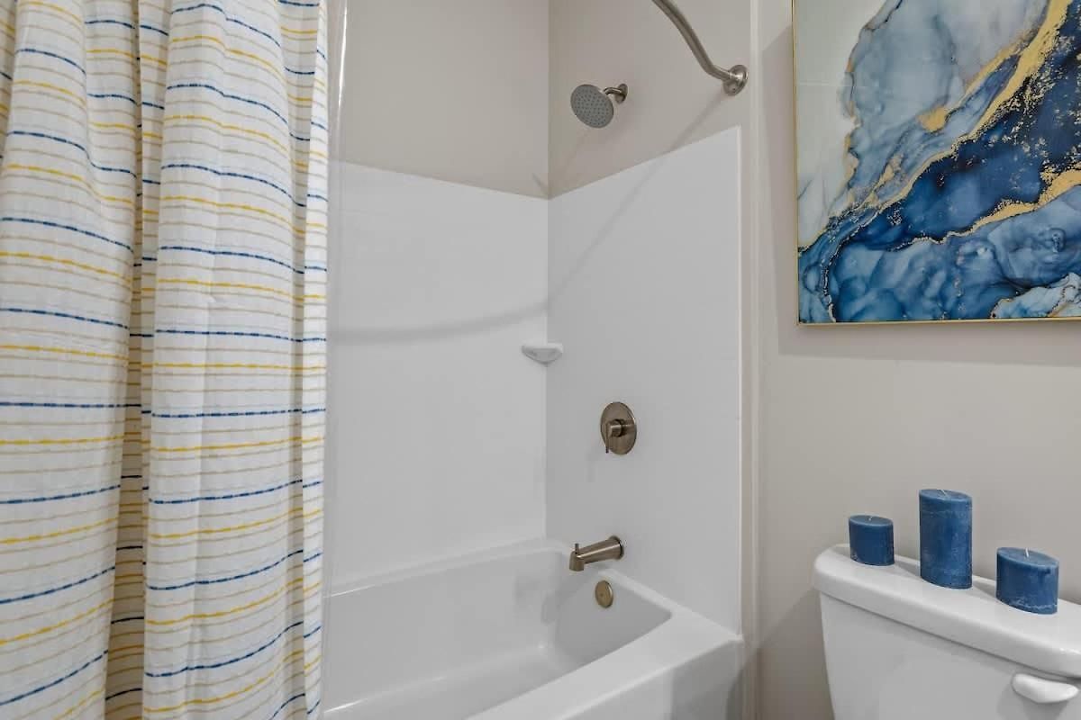 Spacious 2br N Gulch Walk To Broadway & Rooftops Apartment